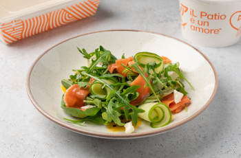 Салат с лососем