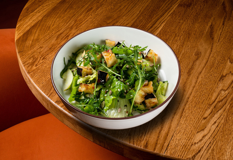 Зеленый салат с баклажанами подарок