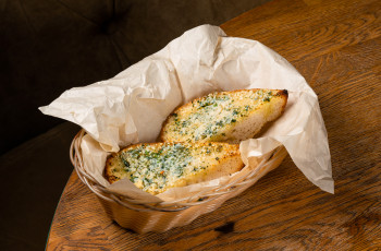 Чесночный хлеб